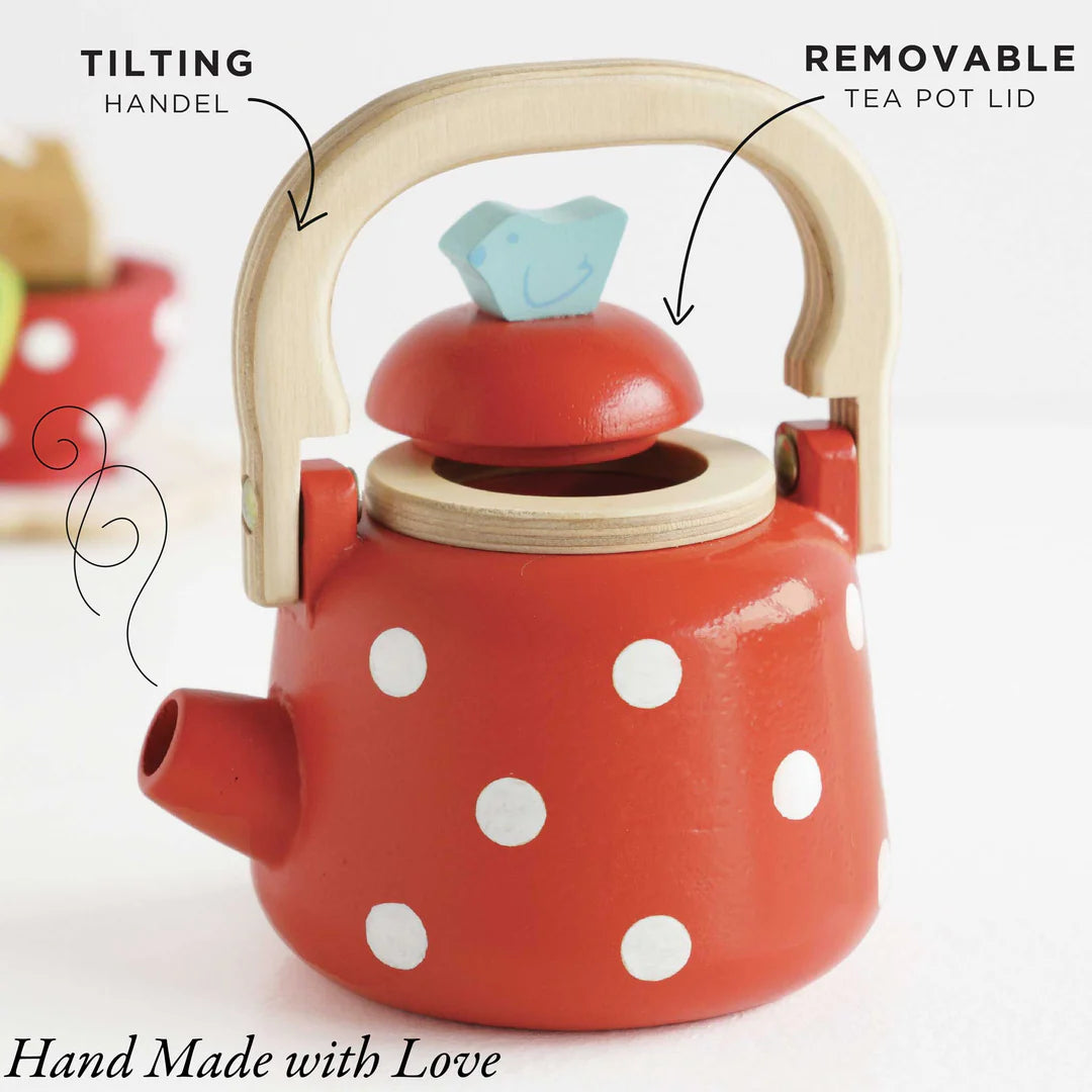 Red Vintage Honeybake Wooden Kettle